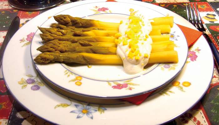 Asperges vertes à la crème de cajou 